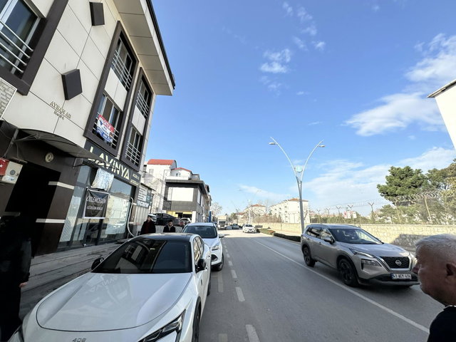 GÖLCÜK ÇARŞI'DA SATILIK 2+1 DAIRE - MERKEZI KONUM