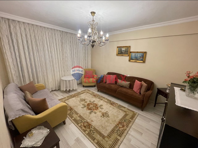 İZMİT ÇARŞI ÇINARLI CAMİ YANI YENİLENMİŞ KİRALIK EŞYALI 2+1 DAİRE