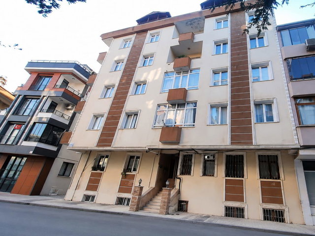AVCILAR DENİZKÖŞKLER'DE YATIRIMA UYGUN 2+1 BAHÇE KATI SATILIK