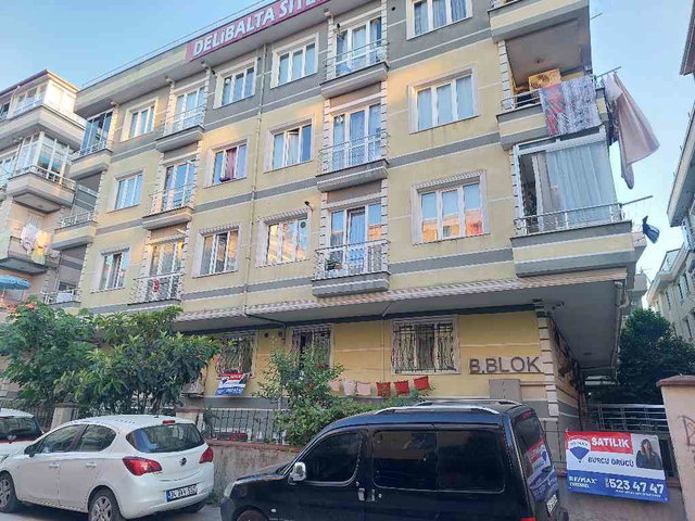 İNÖNÜ MAH.DE /METROYA YÜRÜME MESAFESİNDE /SİTE İÇİNDE /OTOPARKLI /2,5+1