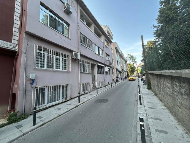 ACIBADEM METRO DURAĞINA YÜRÜME MESAFESİNDE 2+1 SATILIK DAİRE