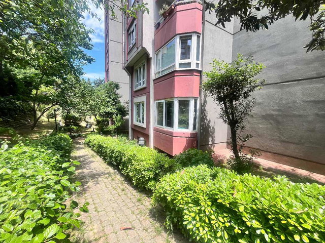 ATAŞEHIR GERDANYA 1 SITESINDE 3+1  SATILIK DAIRE