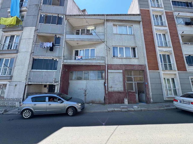 REMAX LAVANDA'DAN ÇORLU MERKEZDE TERASLI 3+1 SATILIK DAİRE