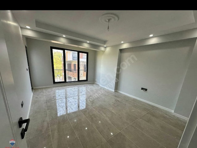 BAŞİSKELE DÖNGEL'DE ASANSÖRLÜ, HAVUZLU, 2+1 SATILIK DAİRE