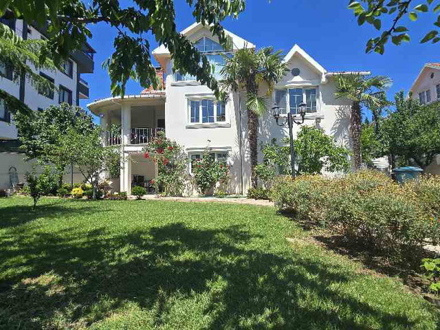 REMAX MAHAL'DEN KAMİLOBA'DA MÜSTAKİL VİLLA