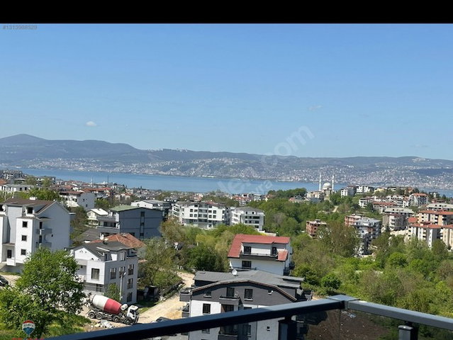 BAŞİSKELE DÖNGEL'DE HAVUZLU, DENİZ MANZARALI 3+1 ÇATI DUBLEKS