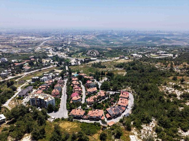 REMAX PALM'DEN BULUKLU MAH. ESENKENT SİT.'DE 6+1 SATILIK VİLLA