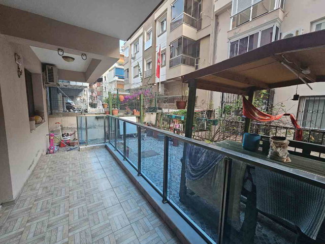 KÜÇÜK ÇİĞLİ'DE GENİŞ BAHÇELİ, KAMELYALI, SATILIK 3+1 FIRSAT DAİRE!
