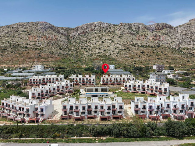 REMAX AVLU'DAN AYDINCIK'TA YAT LİMANI KARŞISI KİRALIK VİLLA