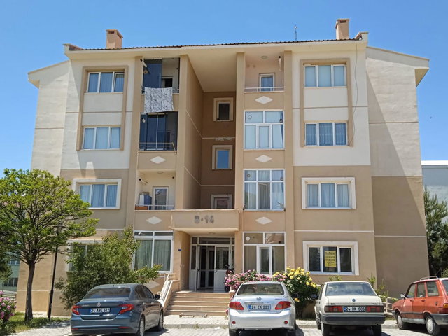 REMAX DEM'DEN KAVAKYOLU 1.ETAP TOKİ ZEMİN KAT 2+1 SATILIK DAİRE