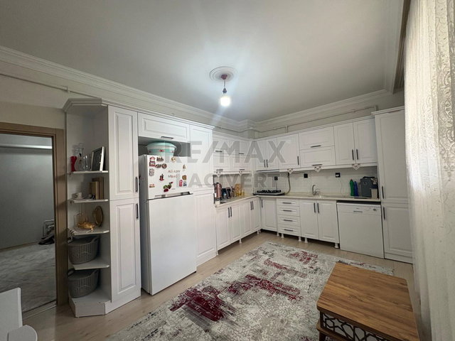 RE/MAX LACİVERT'TEN YILDIZKENT'TE SATILIK  3+1 DAİRE