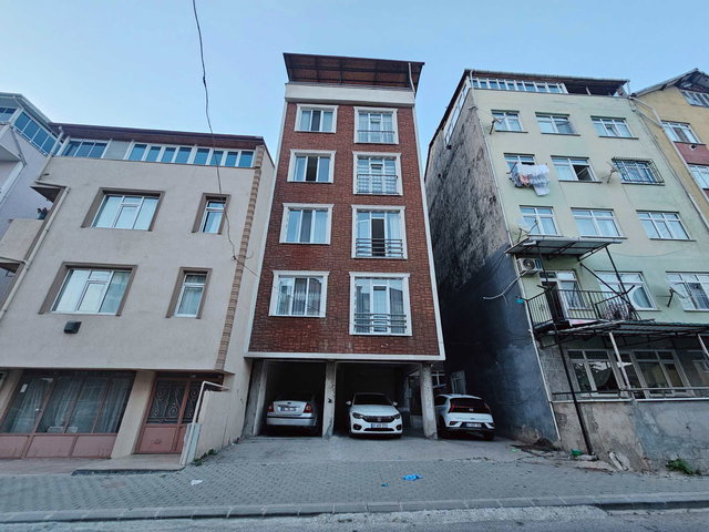 REMAX MYRADAN DENİZ MANZARALI KİRALIK 2+1 KULLANIŞLI DAİRE