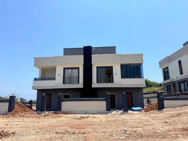 REMAX TOROS'TAN KUYULUK'TA DOĞA İLE İÇ İÇE 4+1 SATILIK VİLLA