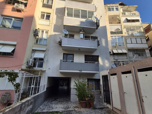 72 KARŞIYAKA BAHARIYE'DE MERKEZI KONUMDA SATILIK DAIRE