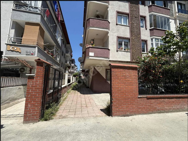 YALOVA MERKEZDE SAHİLE YAKIN 4+1 EŞYALI SATILIK DUBLEKS