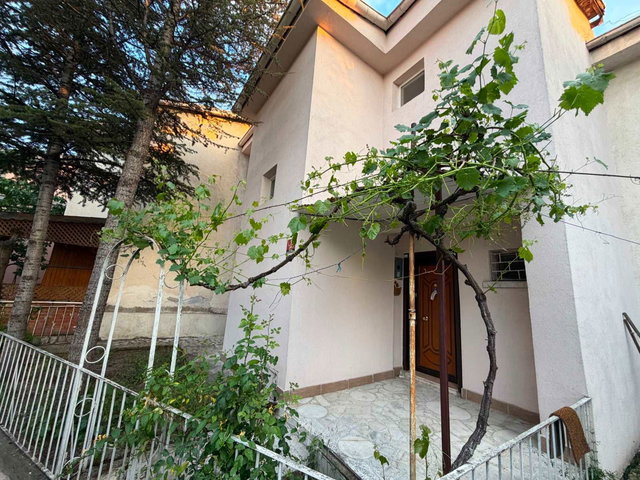 UĞUR MUMCU MAHALLESİ DETÇA 1 SİTESİNDE KİRALIK MÜSTAKİL EV