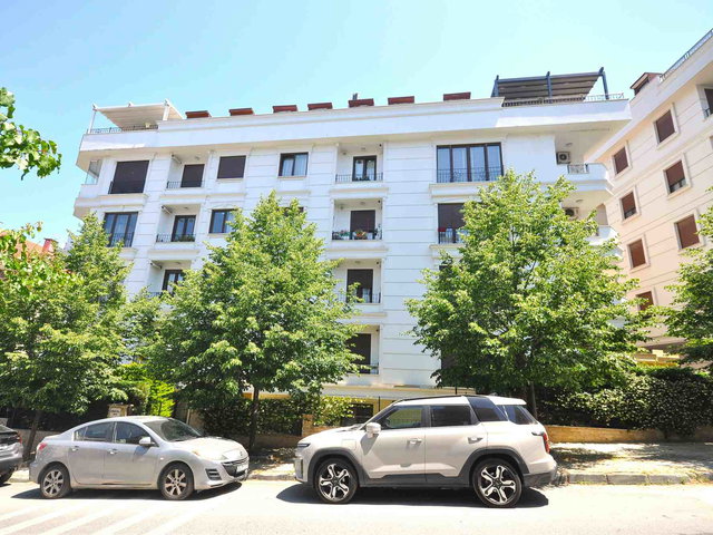 İDEALTEPE'DE METROYA VE MARMARAYA YAKIN 4+2 GENİŞ LÜKS DUBLEKS