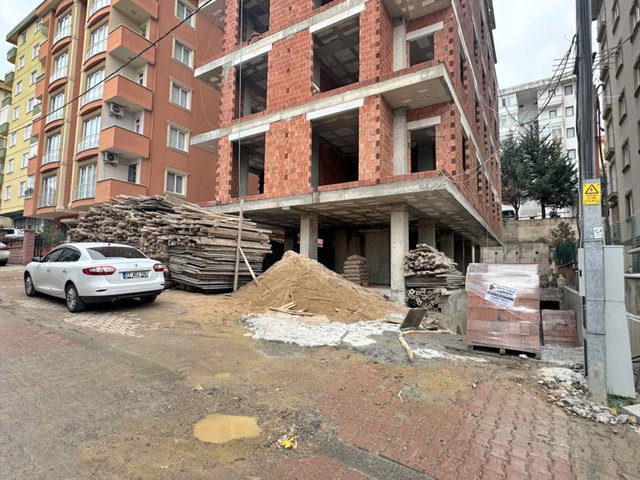 İÇERENKÖY TOPLU TAŞIMAYA YAKIN KULLANIŞLI 2+1 SATILIK DAİRE