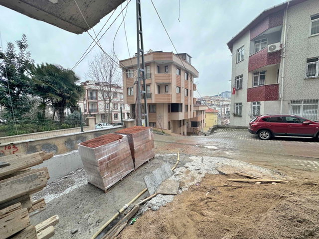 İÇERENKÖY TOPLU TAŞIMAYA YAKIN KULLANIŞLI 2+1 SATILIK DAİRE