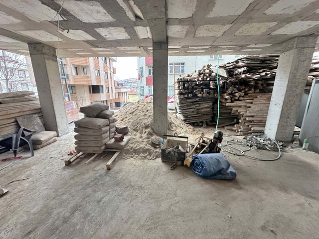 İÇERENKÖY TOPLU TAŞIMAYA YAKIN KULLANIŞLI 2+1 SATILIK DAİRE