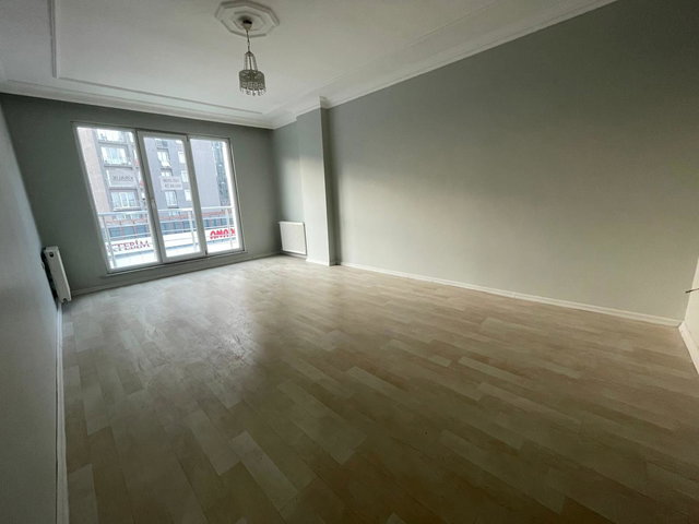 MEHTERÇEŞME'DE METROBÜSE 10 DK 2+1 KİRALIK DAİRE!