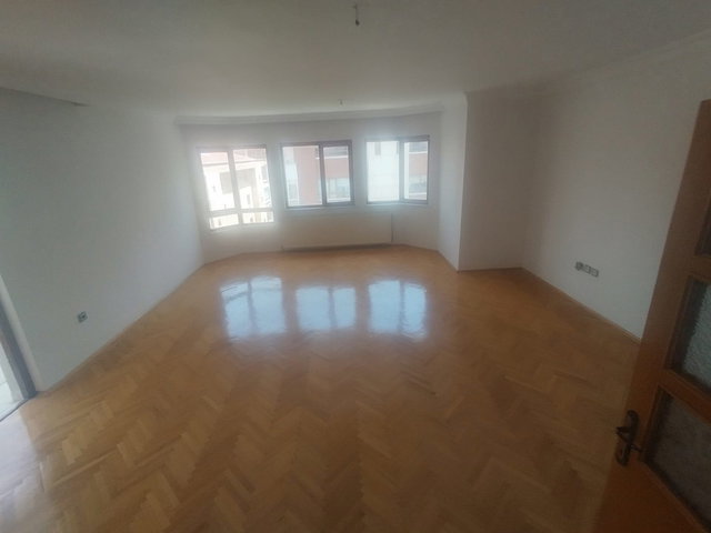 ÇANKAYA HILAL'DE 3+1, 135M² 3 CEPHELI - HASTANE VE OKUL YANI