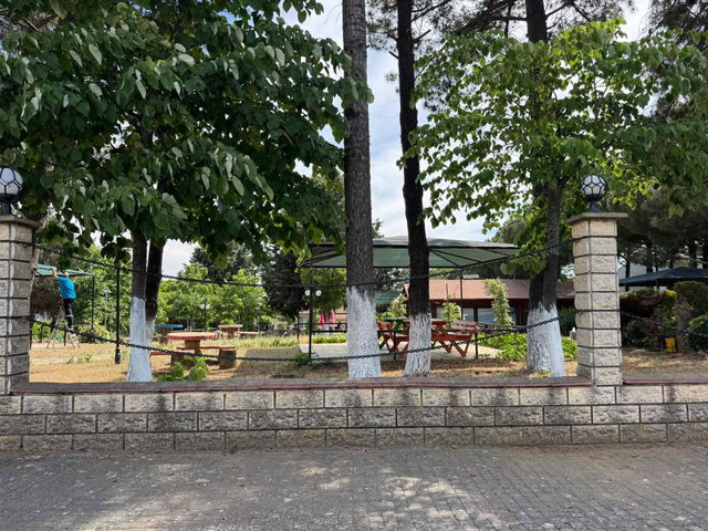 EMLAK KONUTLARI SİTESİNDE HAVUZ MANZARALI VİLLA