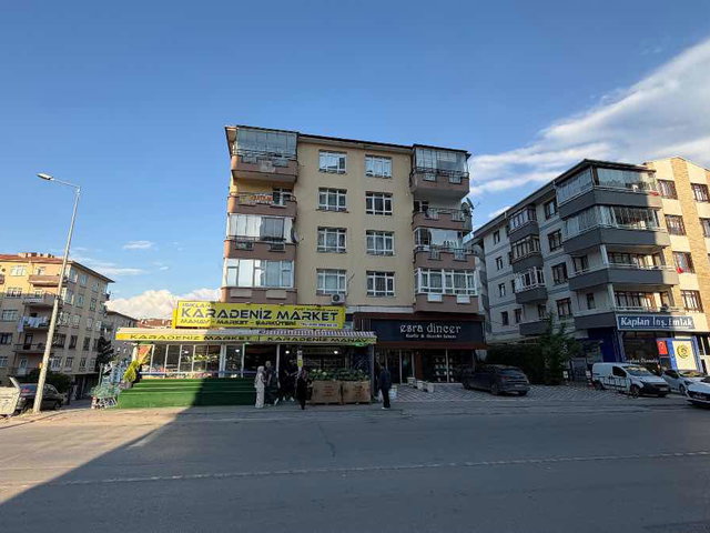 DEMETEVLER HASTANE METROSU YAKINI 3+1 EŞYALI KİRALIK DAİRE