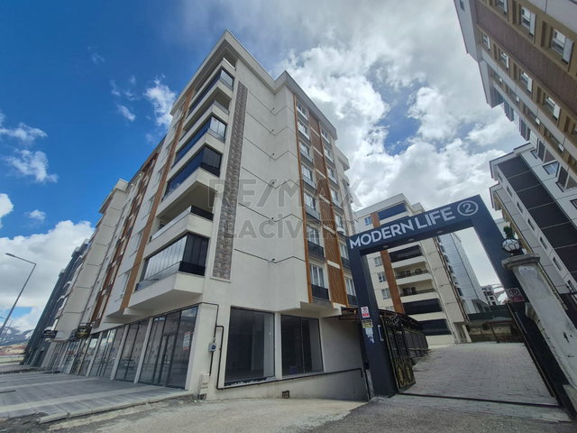 RE/MAX LACİVERT'TEN YILDIZKENT'TE SATILIK 4+1 DAİRE