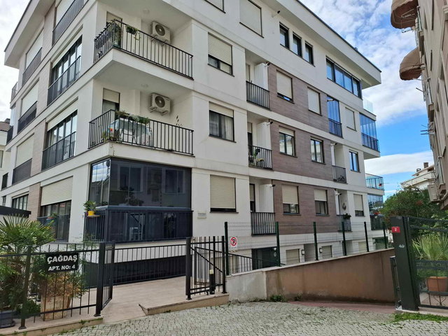 ÜSKÜDAR SALACAKTA 2+1 78 M2 SATILIK DAİRE