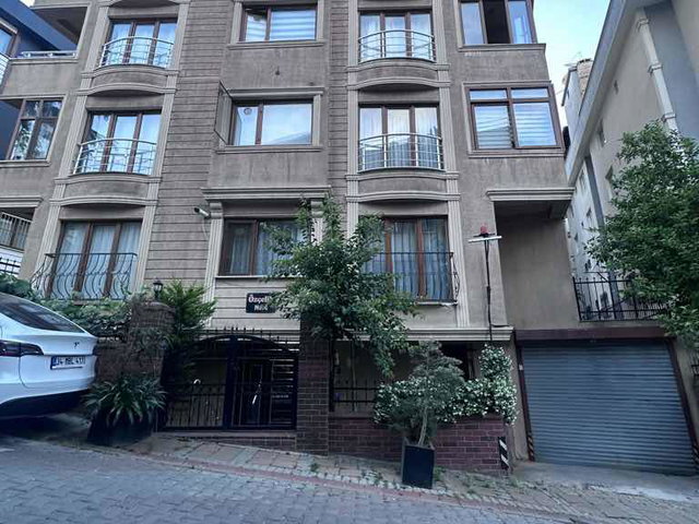 KISIKLI MAHALLESİ’NDE MERKEZİ KONUMDA, BAĞIMSIZ KULLANIMA UYGUN 6+1 DUBLEKS