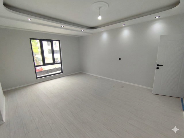 REMAXLAND'DEN İSTASYON MAH. HAVUZLU SİTE İÇERİSİNDE 2+1 KİRALIK SIFIR DAİRE ( 96 M² )