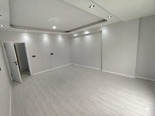 REMAXLAND'DEN İSTASYON MAH. HAVUZLU SİTE İÇERİSİNDE 2+1 KİRALIK SIFIR DAİRE ( 96 M² )