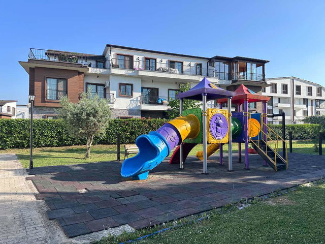 BAŞİSKELE TWINKLİFE SİTESİNDE 4+1 İÇİ YAPILI ÇATI DUBLEKS