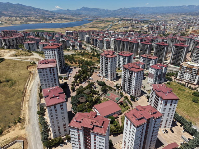 REMAX YENİ'DEN İPEKSARAY SİTESİNDE EMSALLERİNDEN UYGUN 4+1 DAİRE