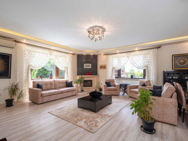 REMAX LEON NİLÜFER 19 MAYIS'TA SEÇKİN YAŞAMA ÖZEL 5+1 VİLLA