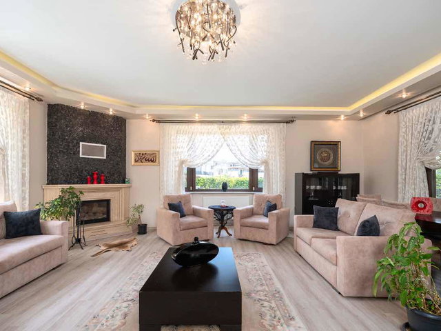 REMAX LEON NİLÜFER 19 MAYIS'TA SEÇKİN YAŞAMA ÖZEL 5+1 VİLLA