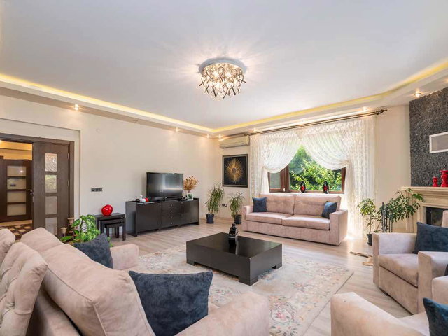 REMAX LEON NİLÜFER 19 MAYIS'TA SEÇKİN YAŞAMA ÖZEL 5+1 VİLLA