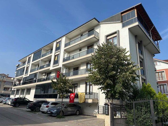 BAŞİSKELE BARBAROS MAHALLESİNDE YAĞMURKENT SİTESİNDE 4+1