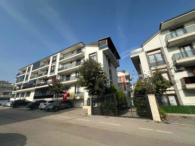 BAŞİSKELE BARBAROS MAHALLESİNDE YAĞMURKENT SİTESİNDE 4+1