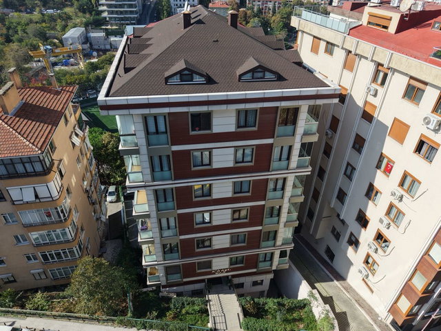 BEŞİKTAŞ DİKİLİTAŞ EMİRHAN CADDESİ GENÇ BİNADA ARA KAT 3+1