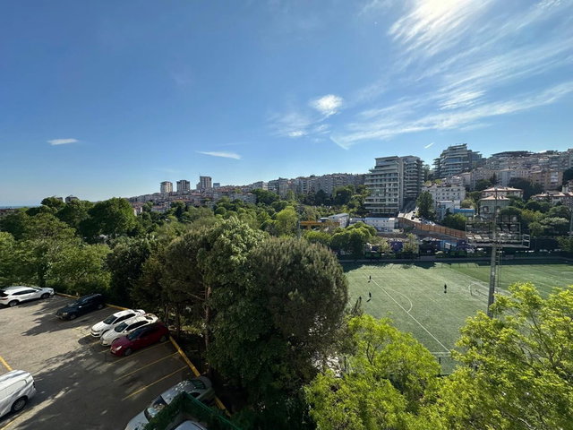 BEŞİKTAŞ DİKİLİTAŞ EMİRHAN CADDESİ GENÇ BİNADA ARA KAT 3+1