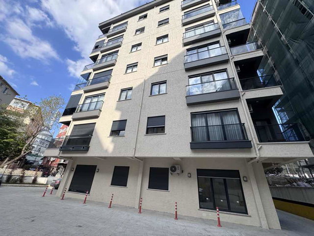 DİKİLİTAŞ EMİRHAN’DA YENİ BİNADA OFİS TAPULU GİRİŞ KAT