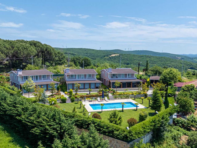 3 VILLA 1 HAVUZ GENIŞ BAHÇE SONSUZ HUZUR
