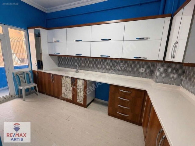 REMAX ARTIS'TEN VANIEFENDI'DE SATILIK 3+1 BODRUM KAT