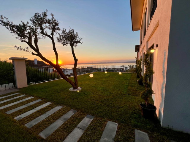REMAX KANYON'DAN MODERN MIMARI VE DENIZ MANZARALI VILLA.