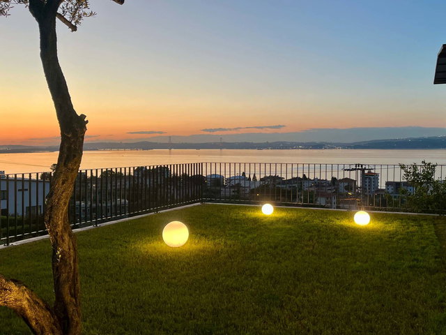REMAX KANYON'DAN MODERN MIMARI VE DENIZ MANZARALI VILLA.