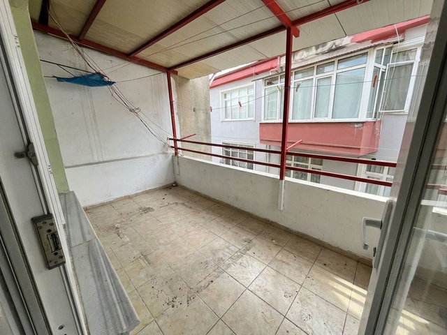 GÖLCÜK MERKEZ' DE KIRALIK TERASLI GENIŞ 2+1