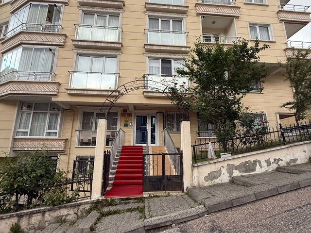 MAMAK BAHÇELERIÇI EŞYALI 4+1 KIRALIK DAIRE