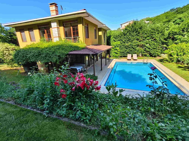 ŞİLE SATMAZLI' DA SATILIK HAVUZLU VİLLA 1988 M2 BAHÇE 450 M2 4+1